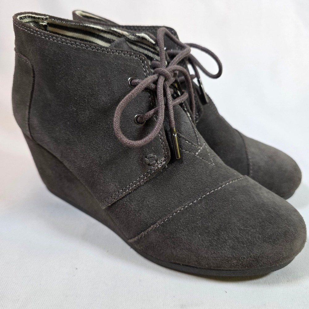 TOMS Desert‎ Wedge Booties Womens 8 Dark Grey Suede Lace Up Ankle Boots